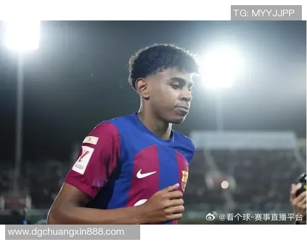 足球明星现场跑位技巧揭秘精彩瞬间回顾与分析