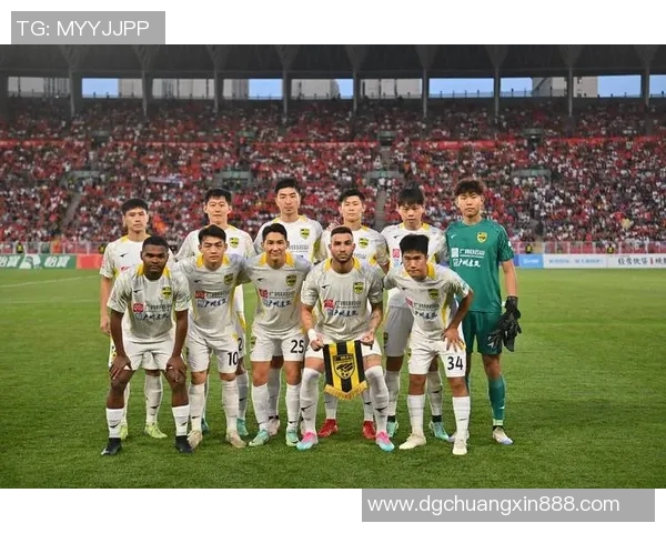 广州足球队在最新足球状态排行榜中荣登第六名展现强劲实力与潜力 广州足球队在最新足球状态排行榜中荣登第六名展现强劲实力与潜力