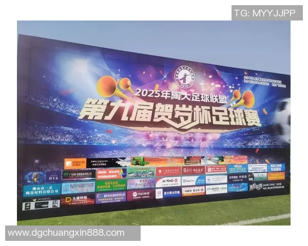 足球明星形象展示与粉丝互动的完美结合探索 足球明星形象展示与粉丝互动的完美结合探索