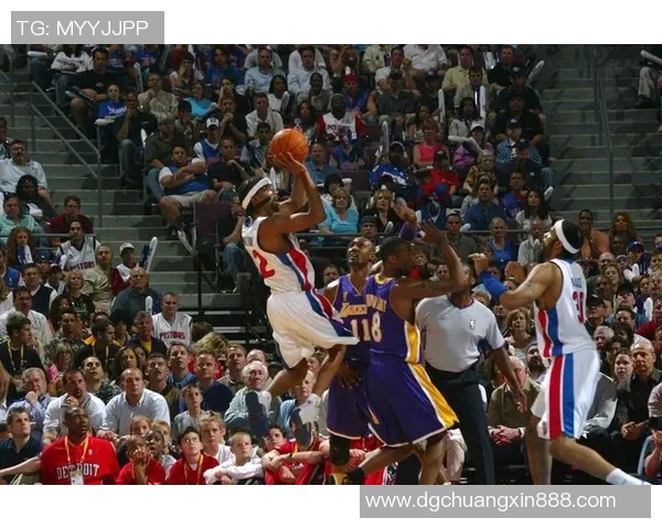 揭秘面具足球明星的真实身份与传奇故事